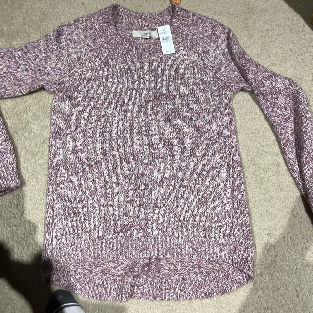 Loft mauve/white.  New with tags size M. Very soft material. Great with leggings